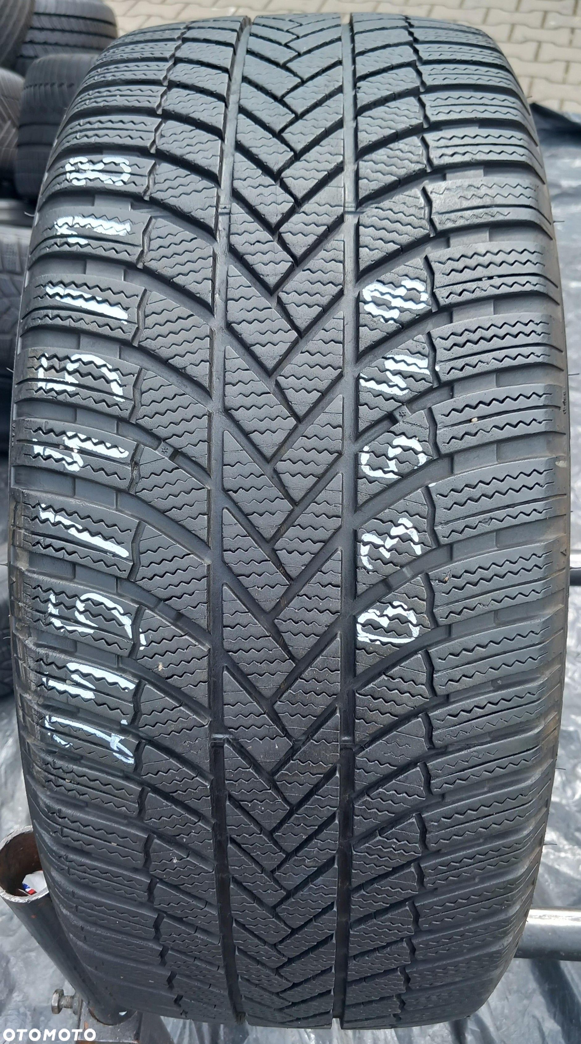 245/45/18 Bridgestone Blizzak LM005 100V - 1