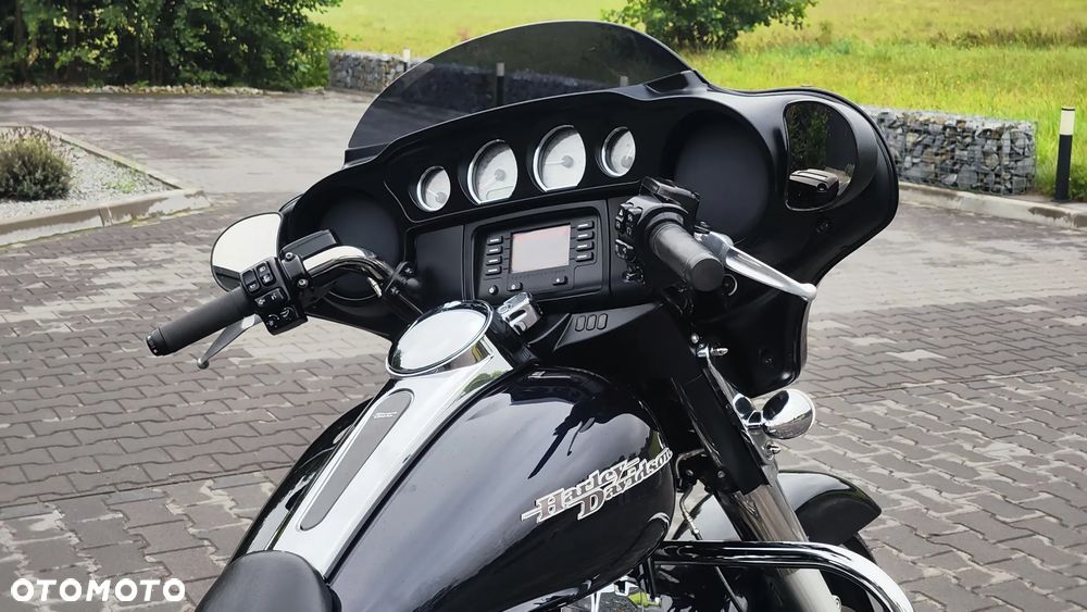 Harley-Davidson Touring Street Glide - 27