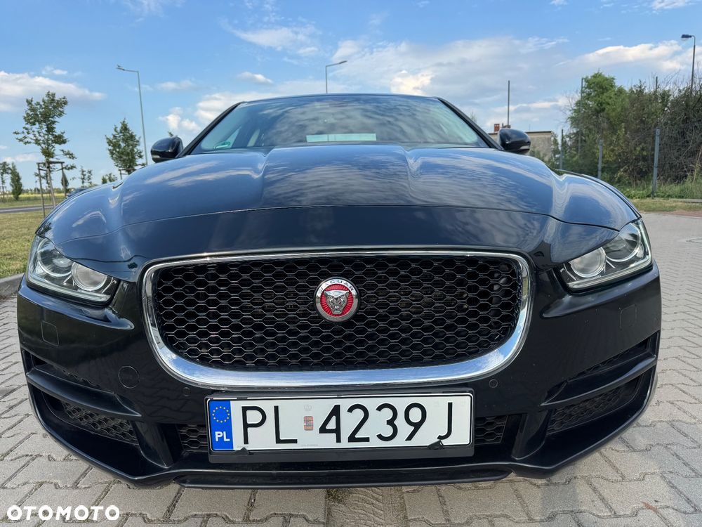 Jaguar XE 2.0 D AWD Prestige - 17