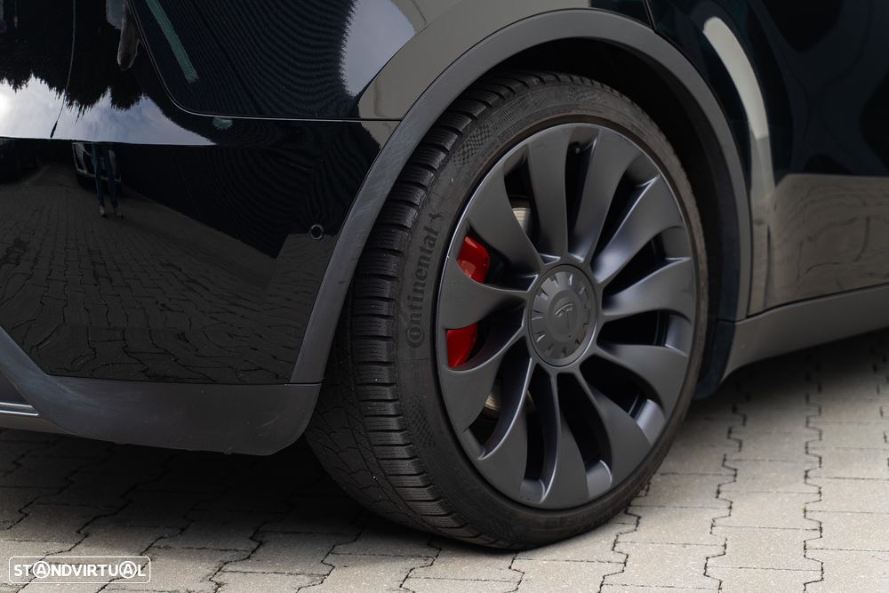 Tesla Model Y Performance Dual Motor AWD - 12