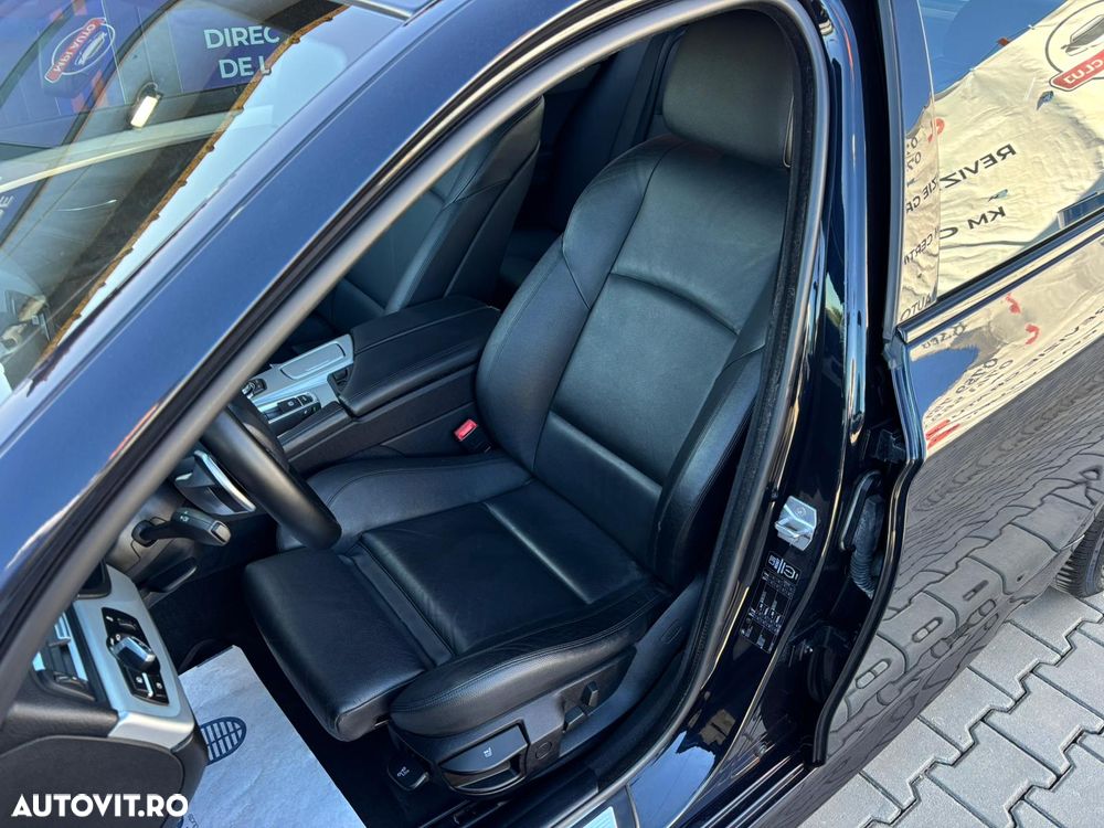 BMW Seria 5 520d Sport-Aut. - 29