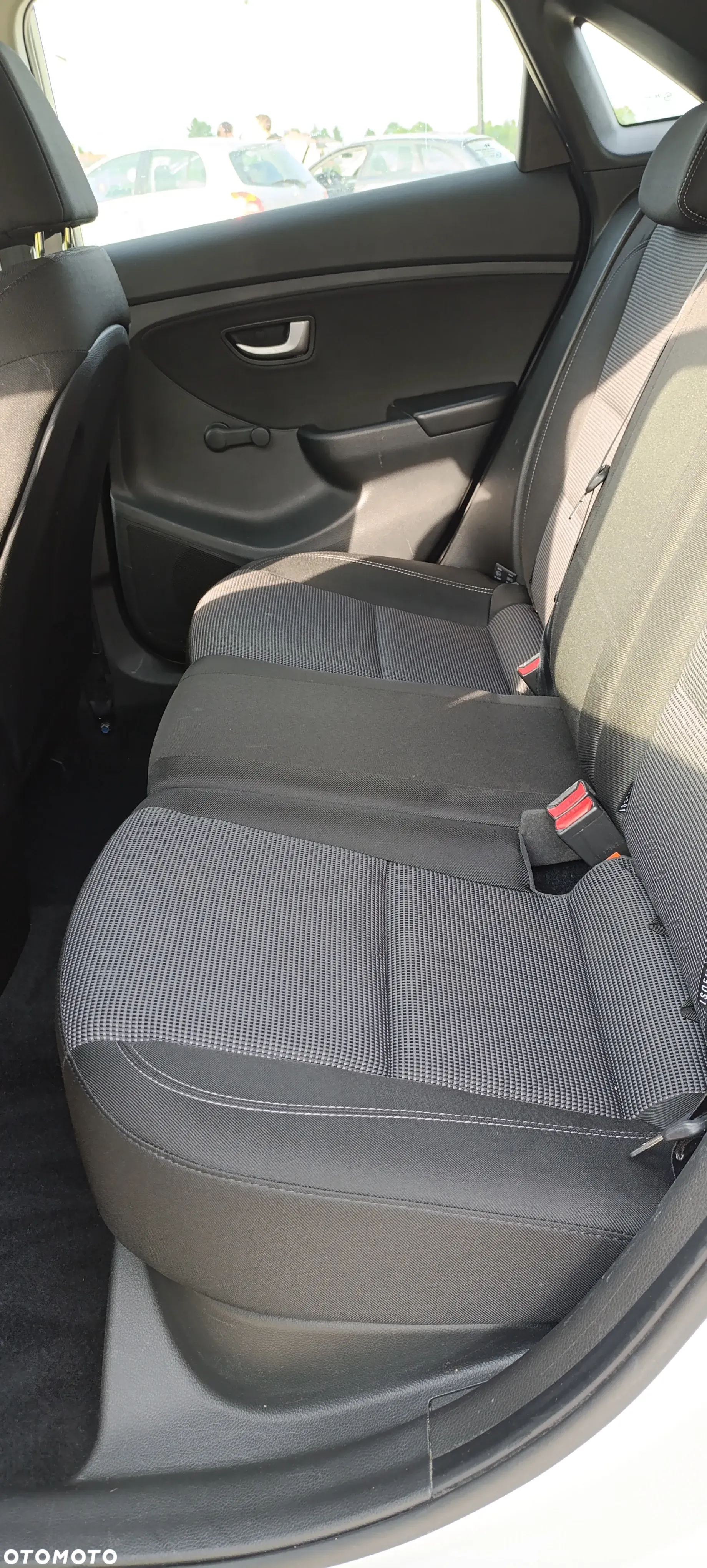 Hyundai i30 1.4 Trend - 12