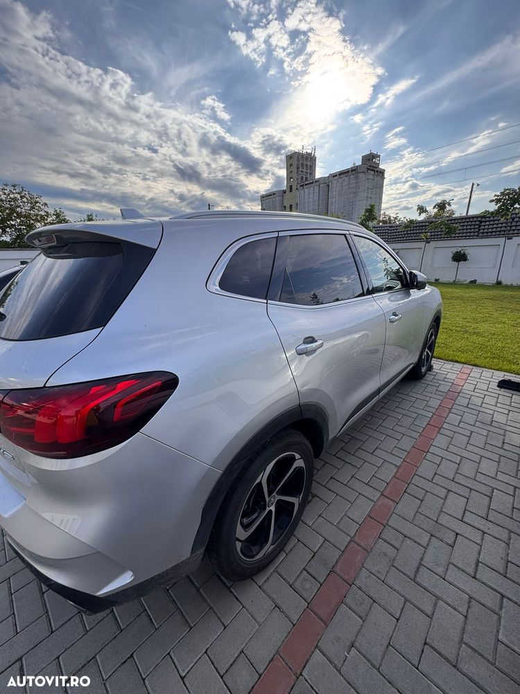 MG HS 1.5 T-GDi 6MT Exclusive - 10