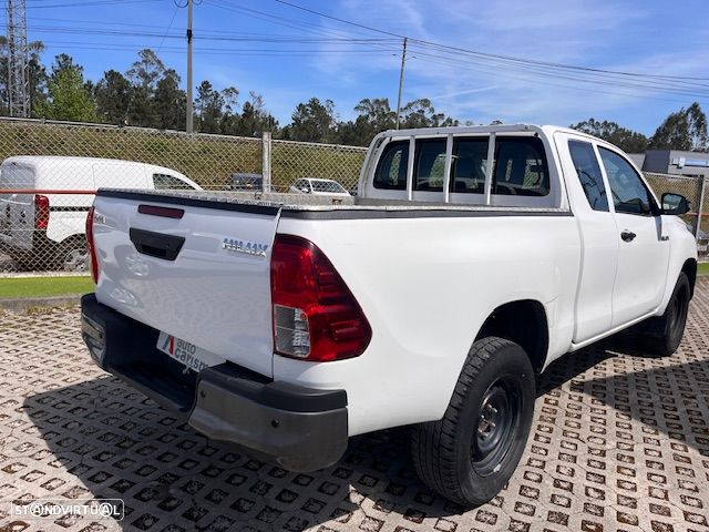 Toyota HILUX CLUB 4X4 150cv - 5