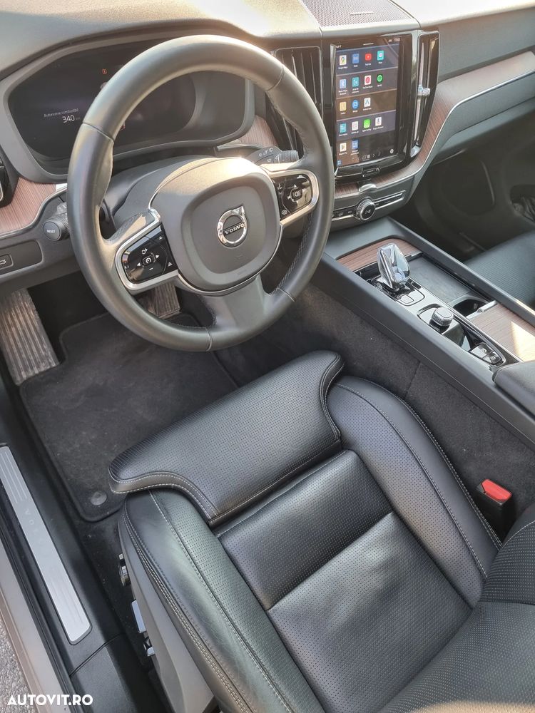 Volvo XC 60 B4 B Plus Dark - 20