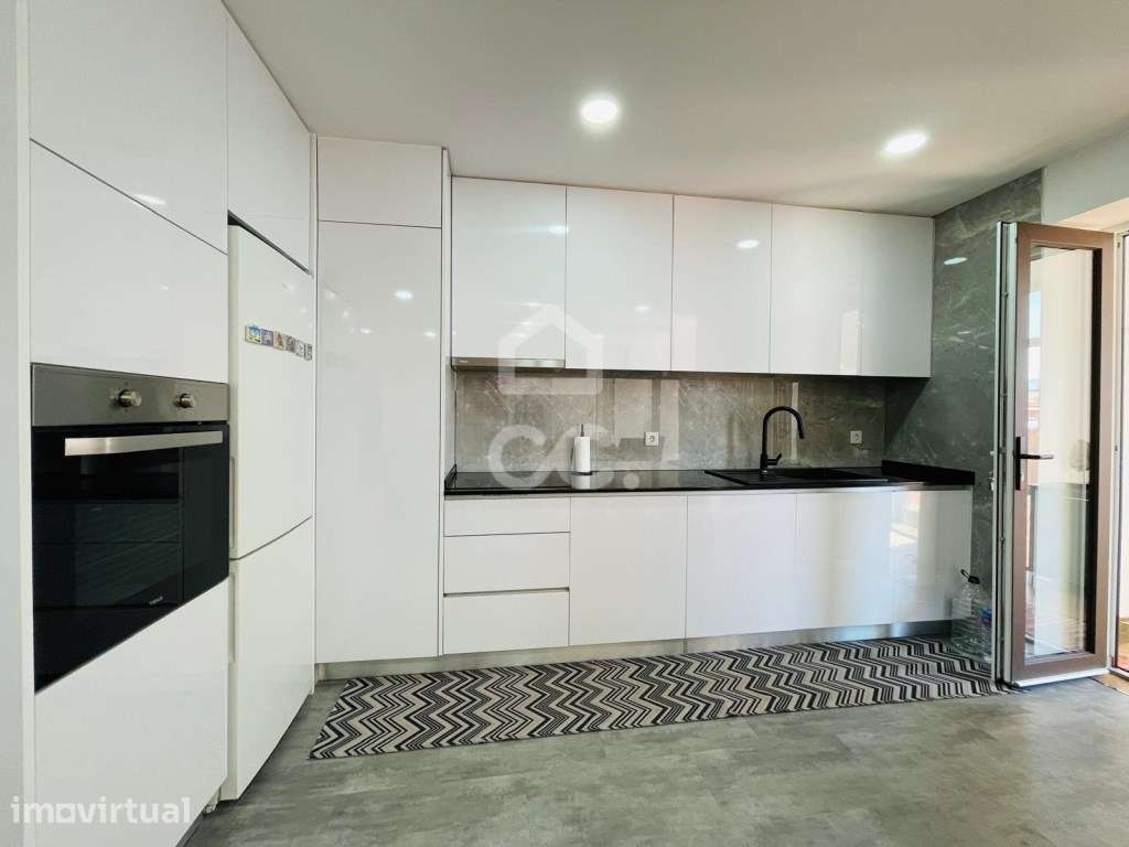 Apartamento T3 Totalmente Remodelado em Matosinhos - A poucos minut... - Grande imagem: 3/24