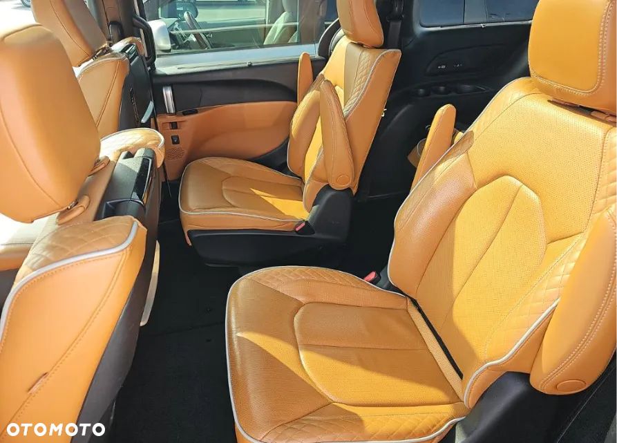 Chrysler Pacifica - 12