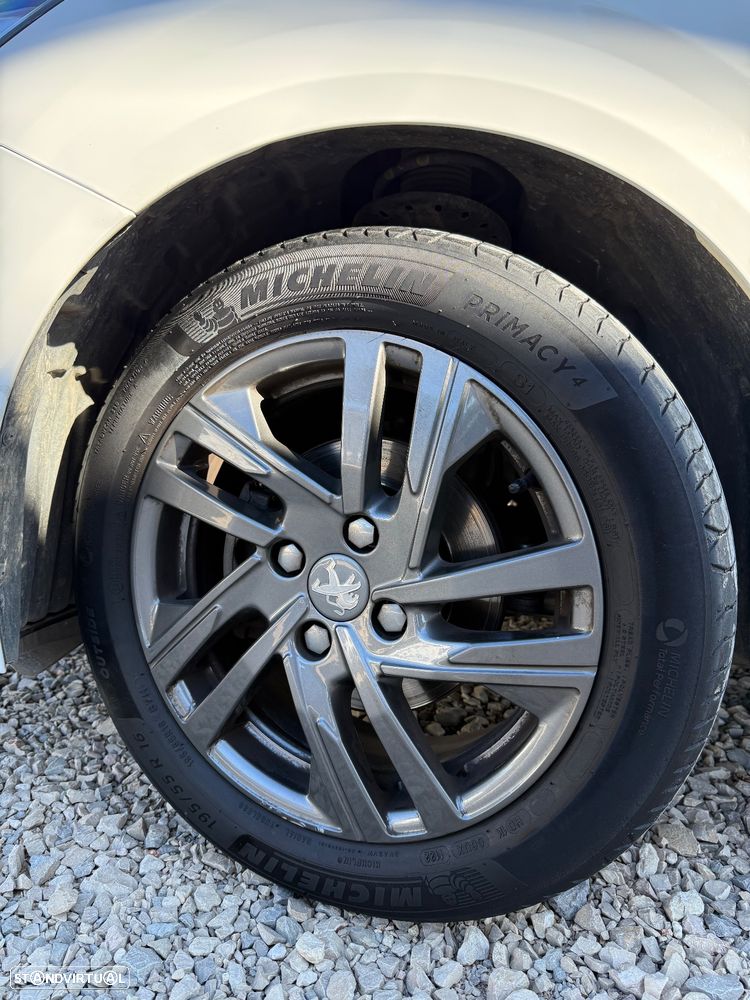 Peugeot 208 1.2 PureTech Active Pack - 19