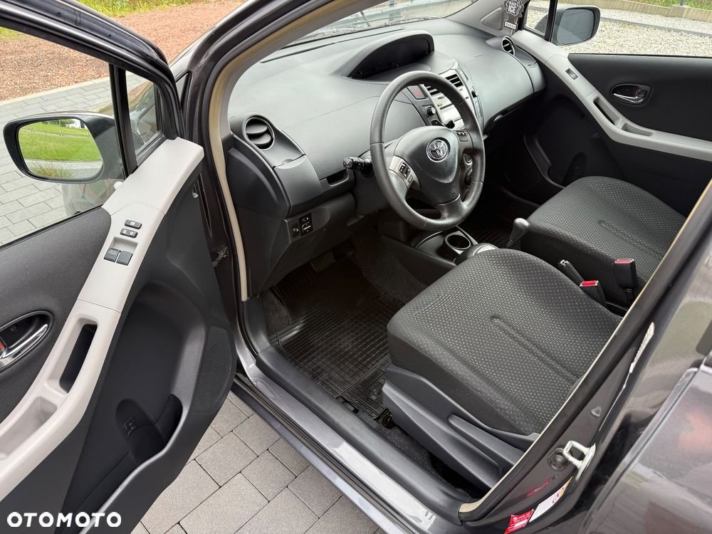 Toyota Yaris - 18