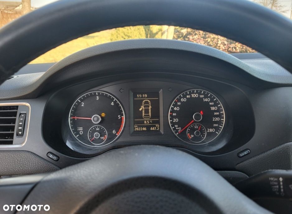 Volkswagen Jetta 1.6 TDI Highline Optimum - 4