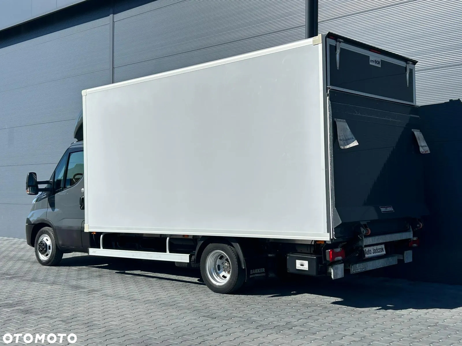Iveco Daily 40C18 35C18 3.0 HPI Hi-Matic Kontener 9 palet + winda 1000kg + drzwi boczne **Tylko 198tyś. km.**KLIMA**Serwis**Sprowadzony** - 3