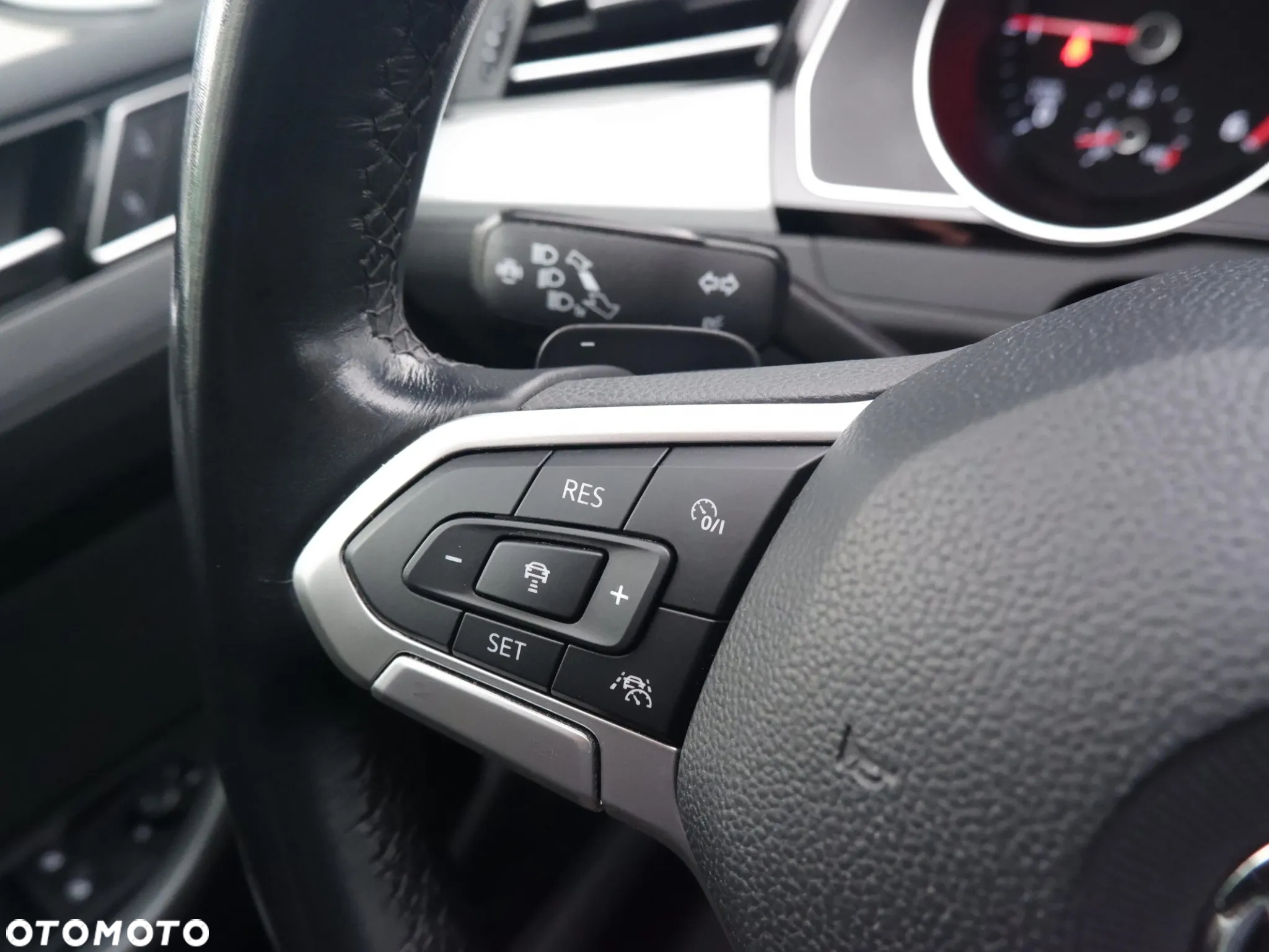 Volkswagen Passat - 25