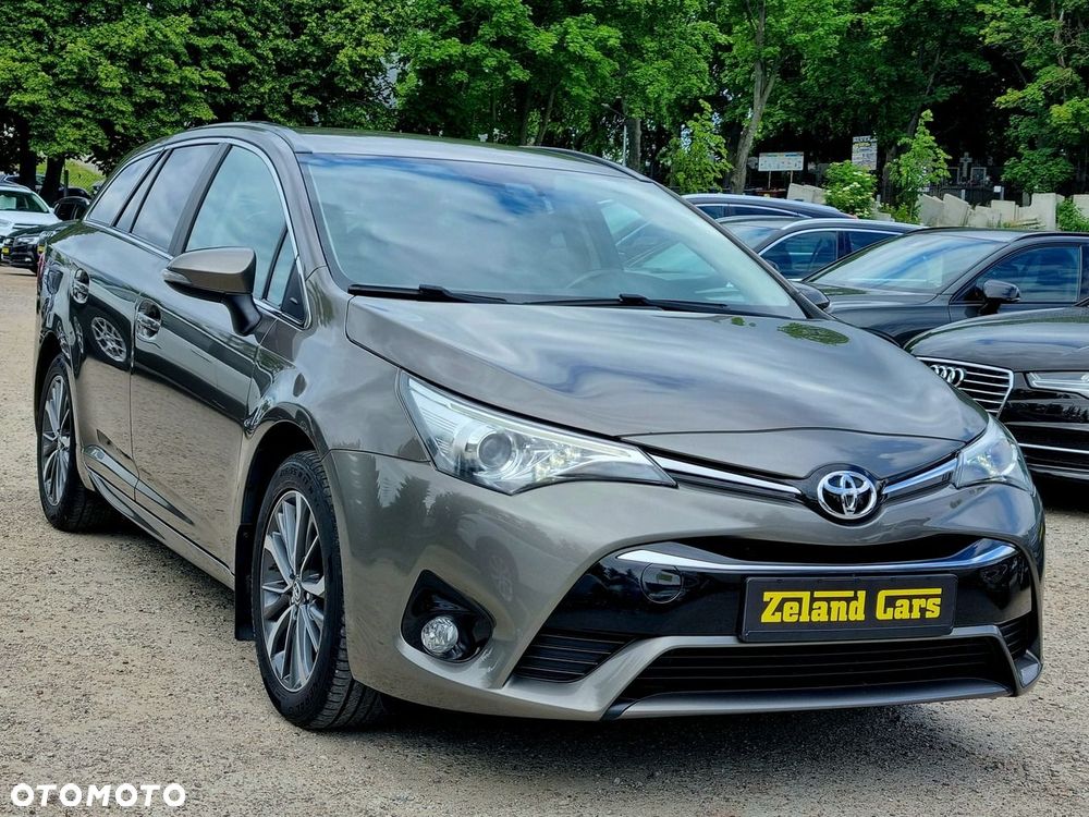 Toyota Avensis 1.8 Premium MS - 3