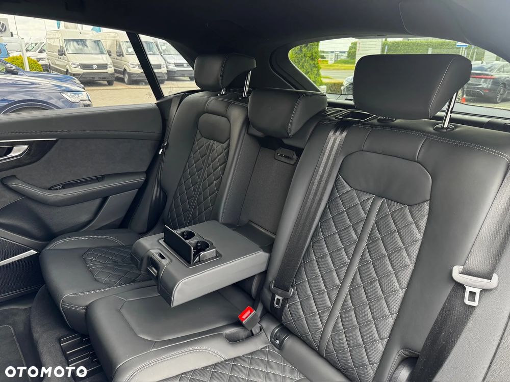 Audi Q8 TFSI e PHEV 360 kW Quattro Tiptronic - 32