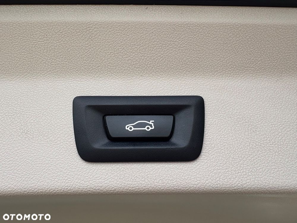 BMW X3 xDrive20i GPF - 32