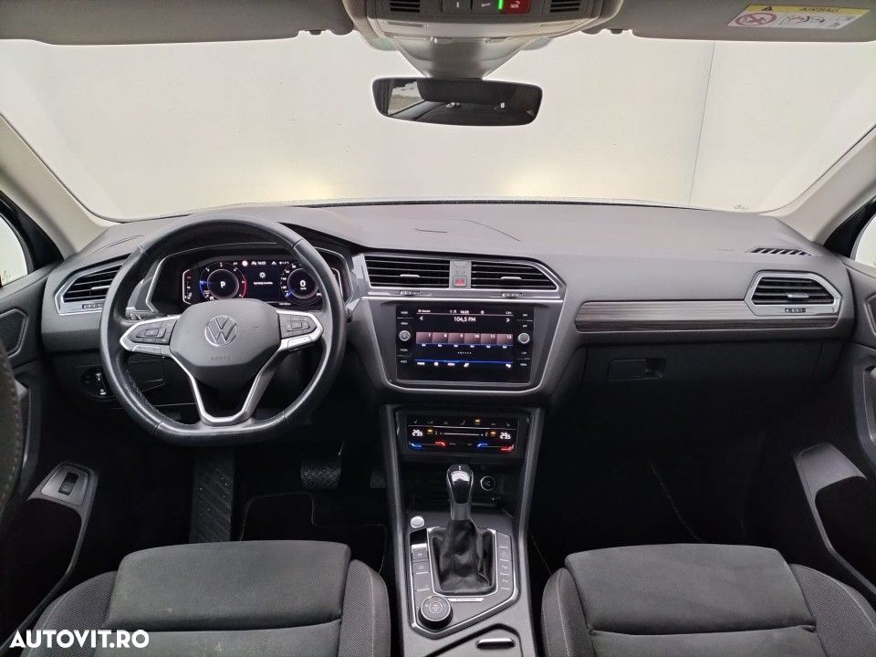 Volkswagen Tiguan - 11