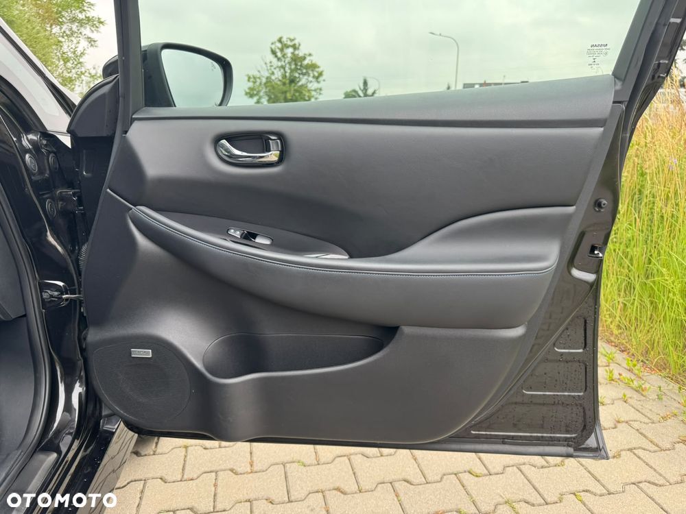 Nissan Leaf 40 kWh Tekna - 16