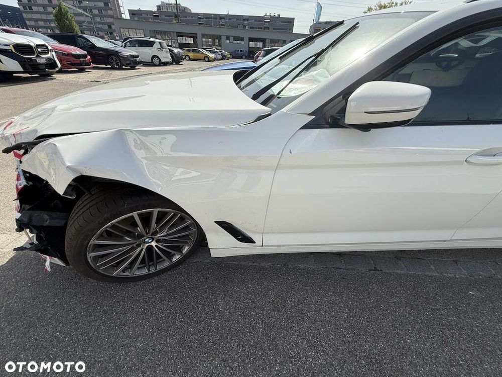 BMW Seria 5 2019 photo 3