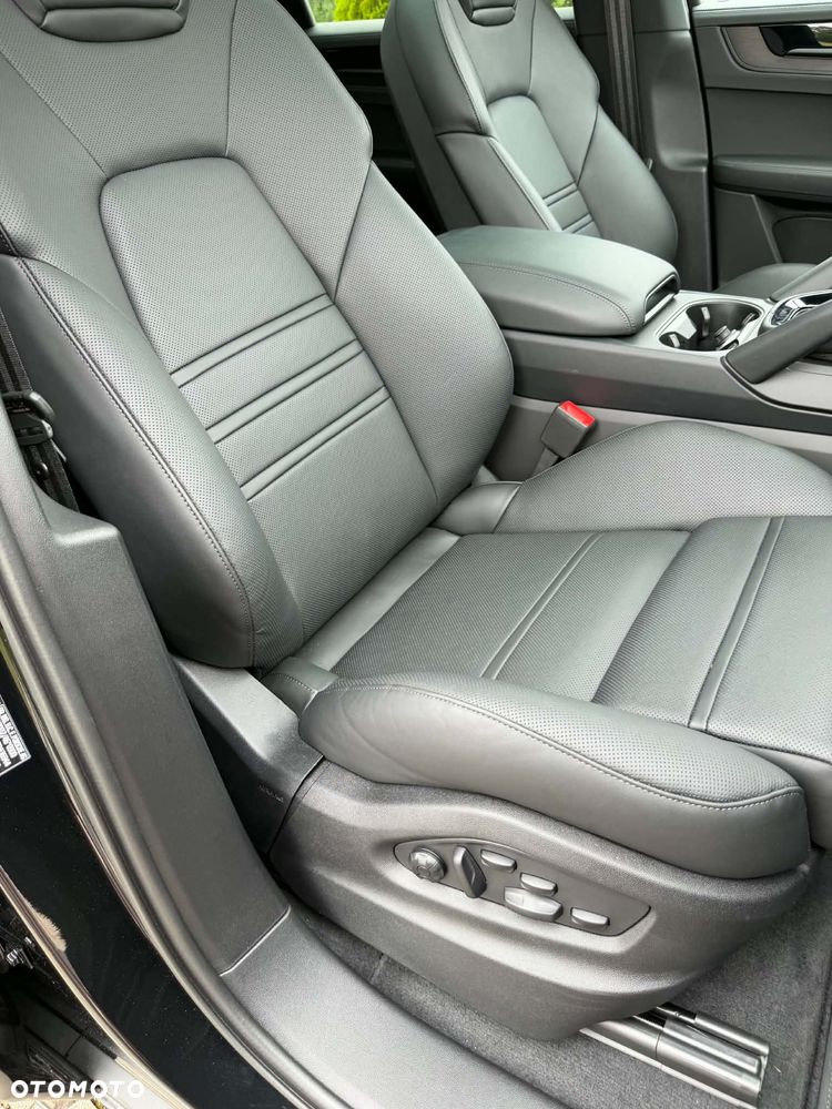Porsche Cayenne Black Edition - 6