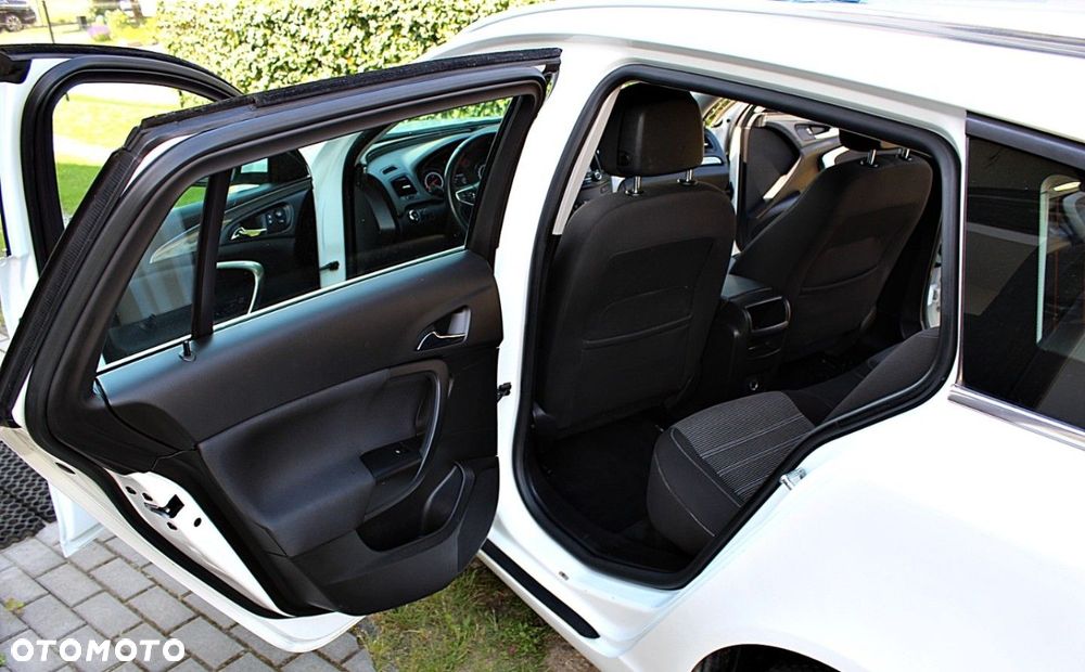 Opel Insignia - 12