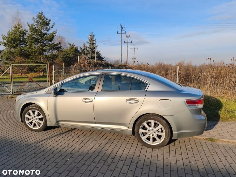 Toyota Avensis 2.0 Sol plus - 1