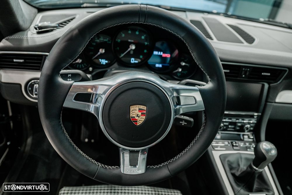Porsche 911 (991) Carrera S 50 Anos - 12