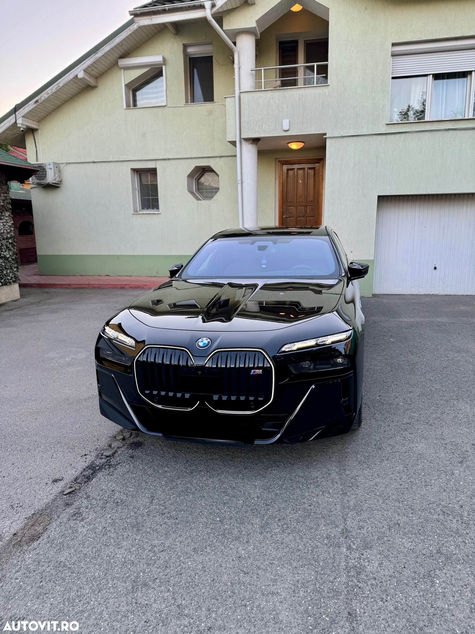 BMW M7 M760e xDrive AT PHEV - 8
