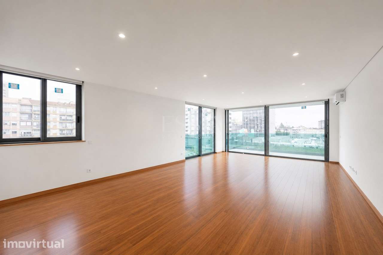 Apartamento T4 com Varanda no Varandas do Foco - Grande imagem: 4/37