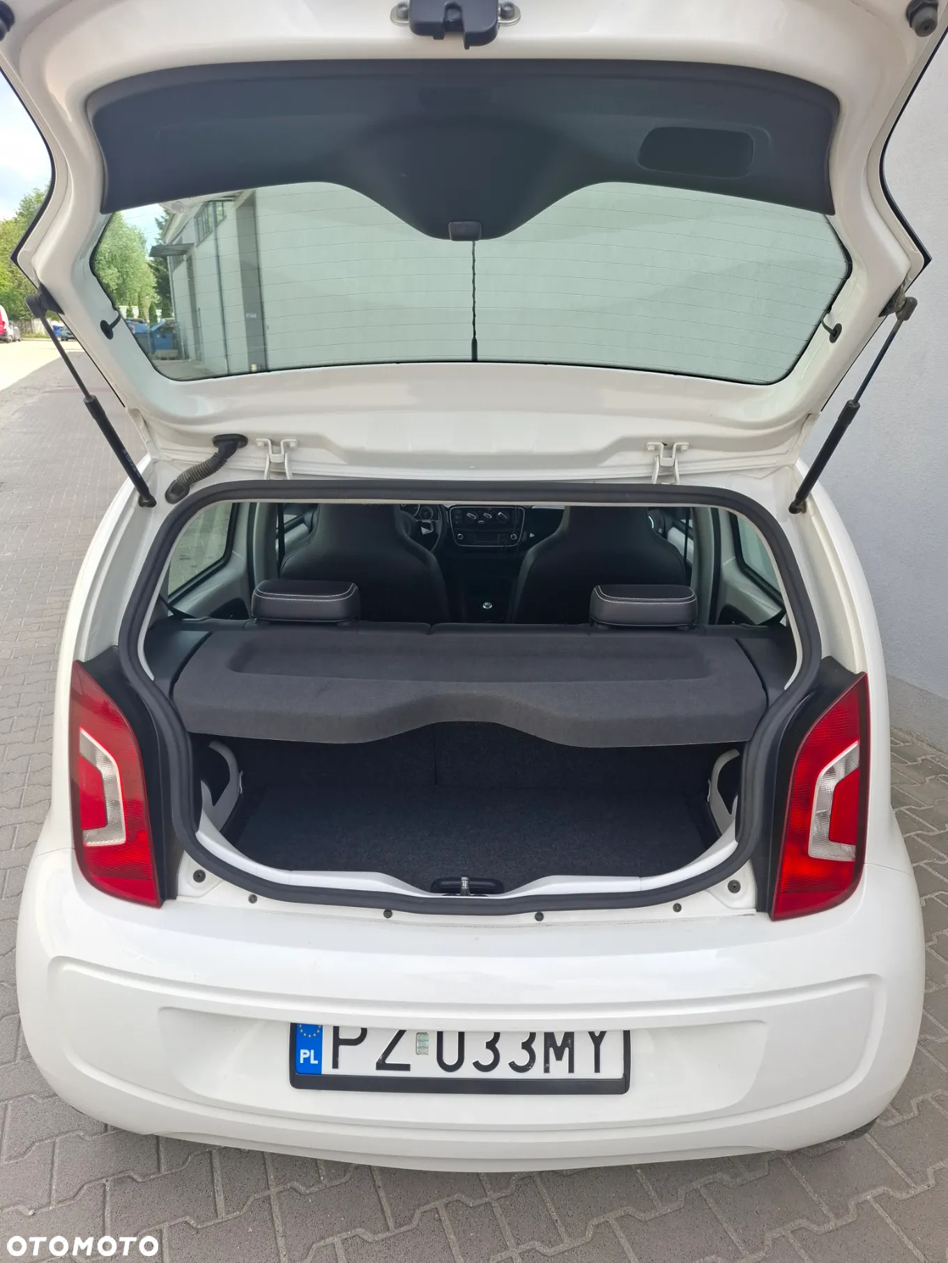Volkswagen up! 1.0 high EU6 - 9
