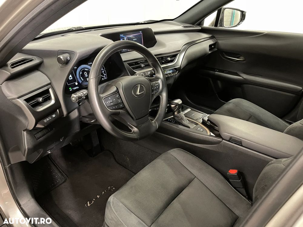 Lexus UX 250h Business Edition - 5