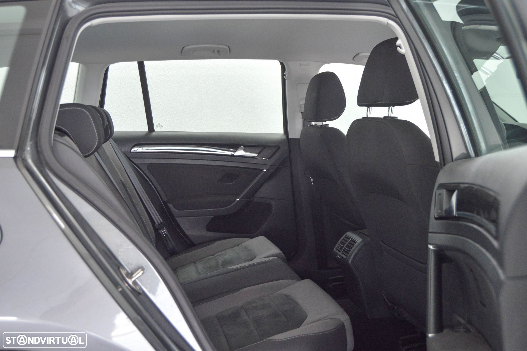 VW Golf Variant 2.0 TDi Highline DSG - 51