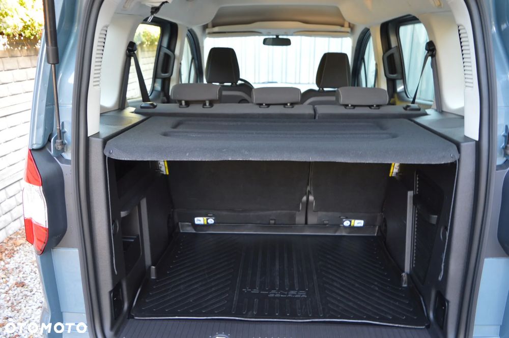 Ford Tourneo Courier - 26