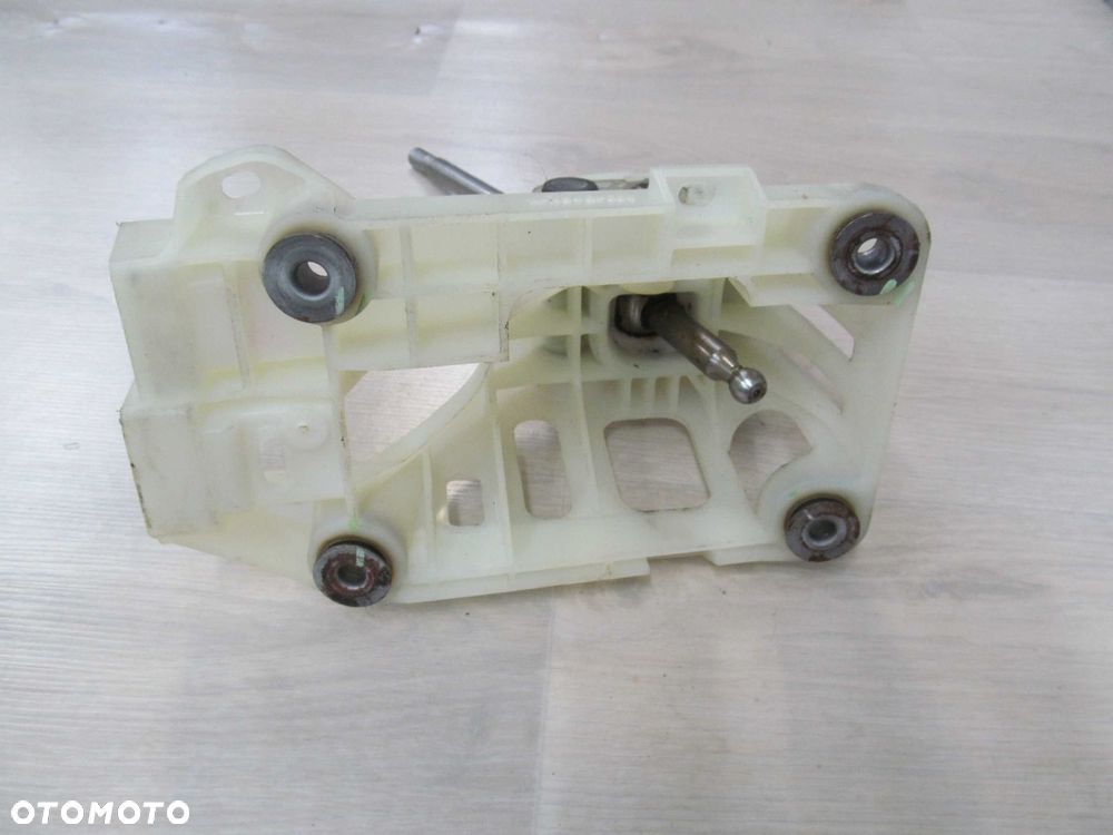 TOYOTA RAV4 III 05- 2.2D4D MECHANIZM WYBIERAK BIEGOW - 3