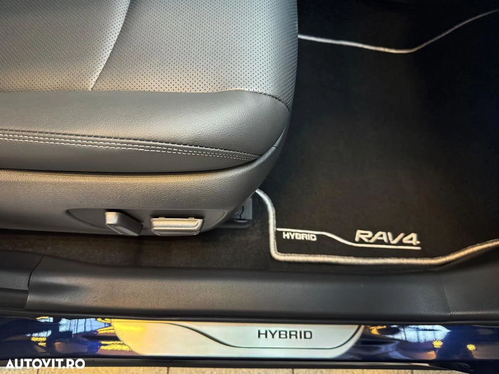Toyota RAV4 - 8