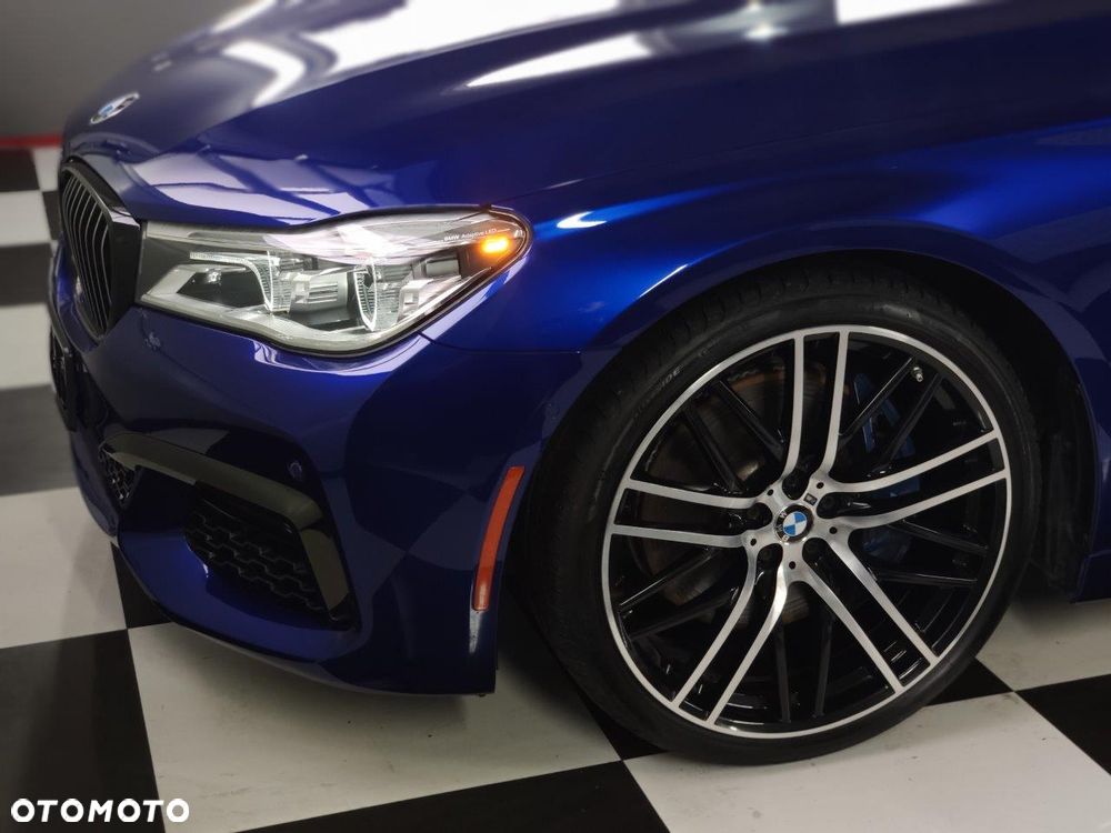 BMW Seria 7 750i - 13