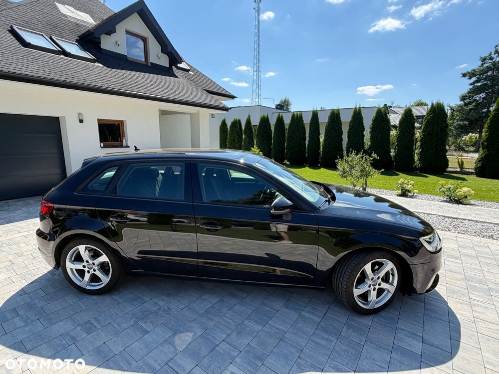 Audi A3 Sportback 35 TFSI Sport S tronic - 4