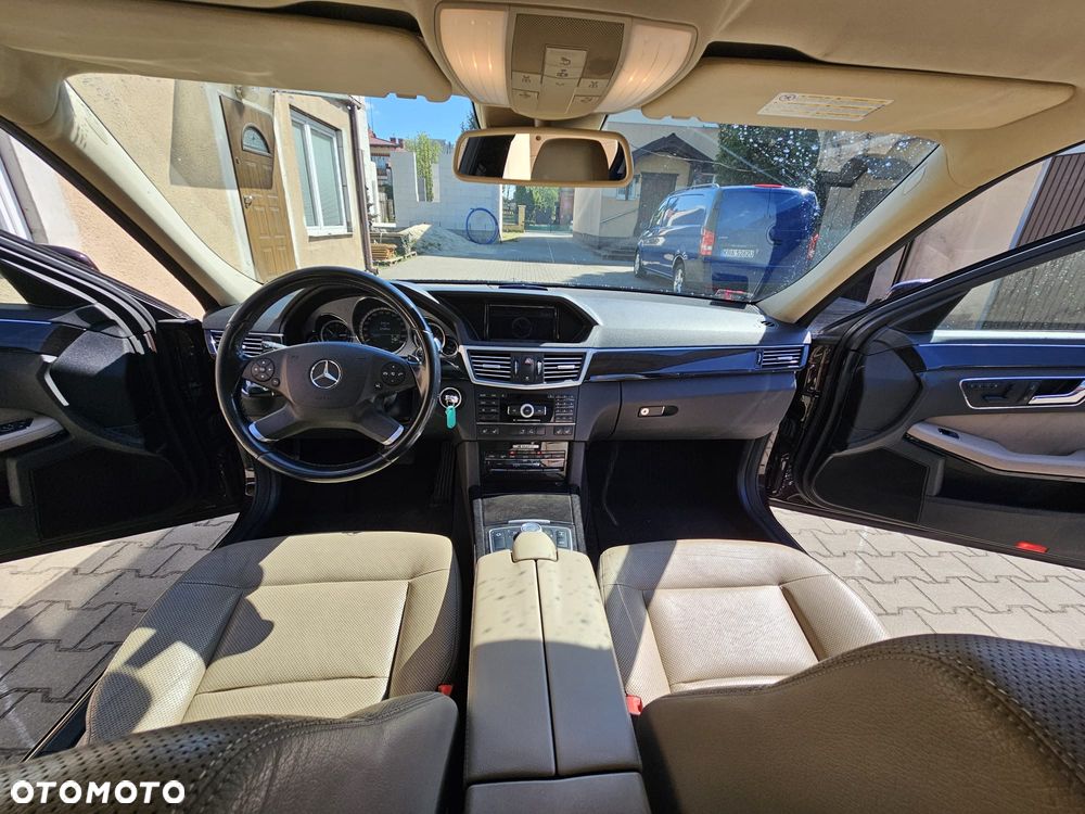 Mercedes-Benz Klasa E 350 CDI DPF 4Matic BlueEFFICIENCY 7G-TRONIC Avantgarde - 9