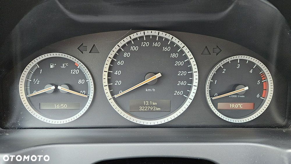 Mercedes-Benz Klasa C 220 CDI Classic - 25