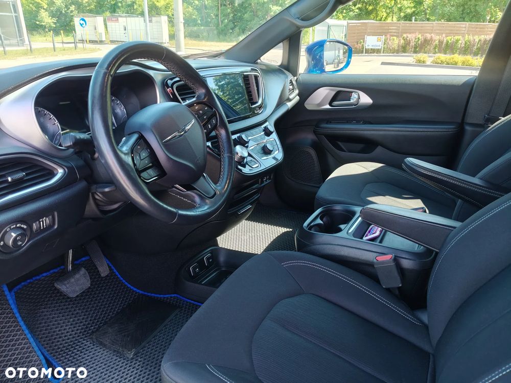 Chrysler Pacifica - 9
