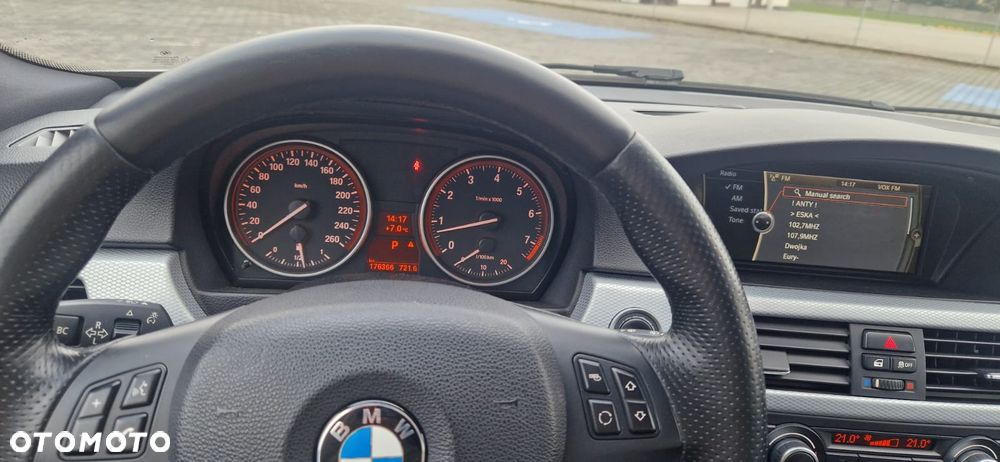 BMW Seria 3 325i xDrive - 13