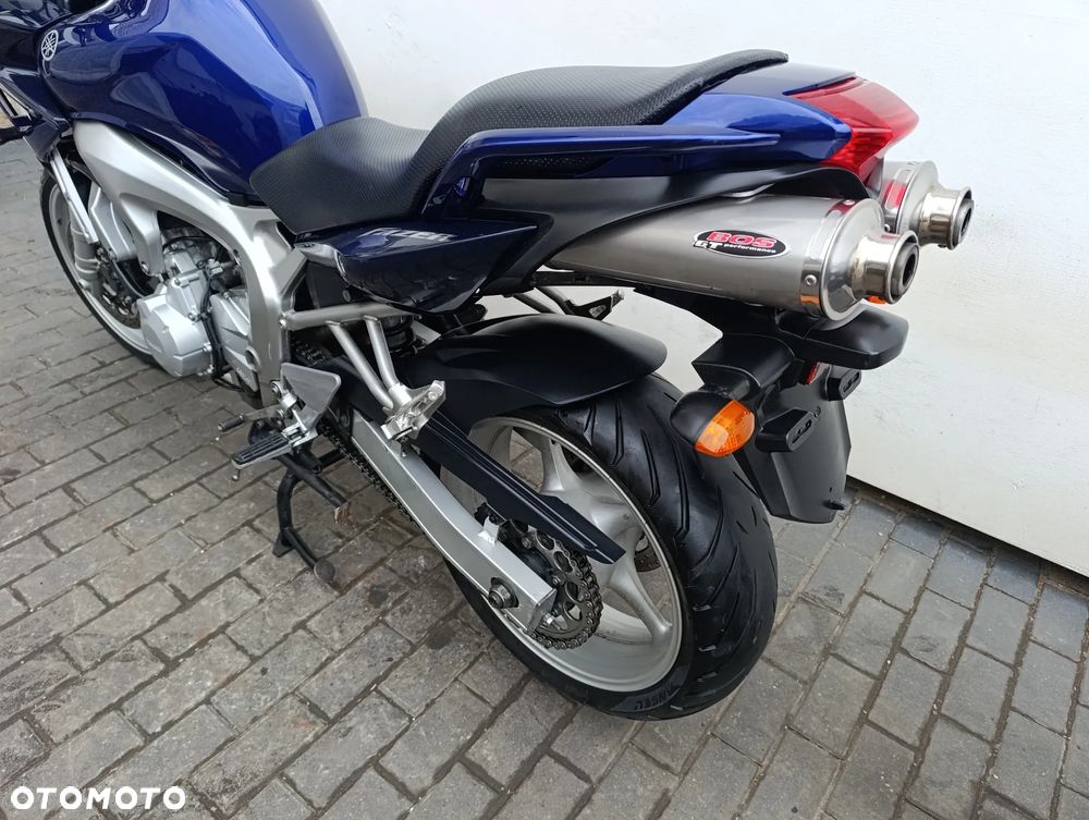 Yamaha FZ6 - 18