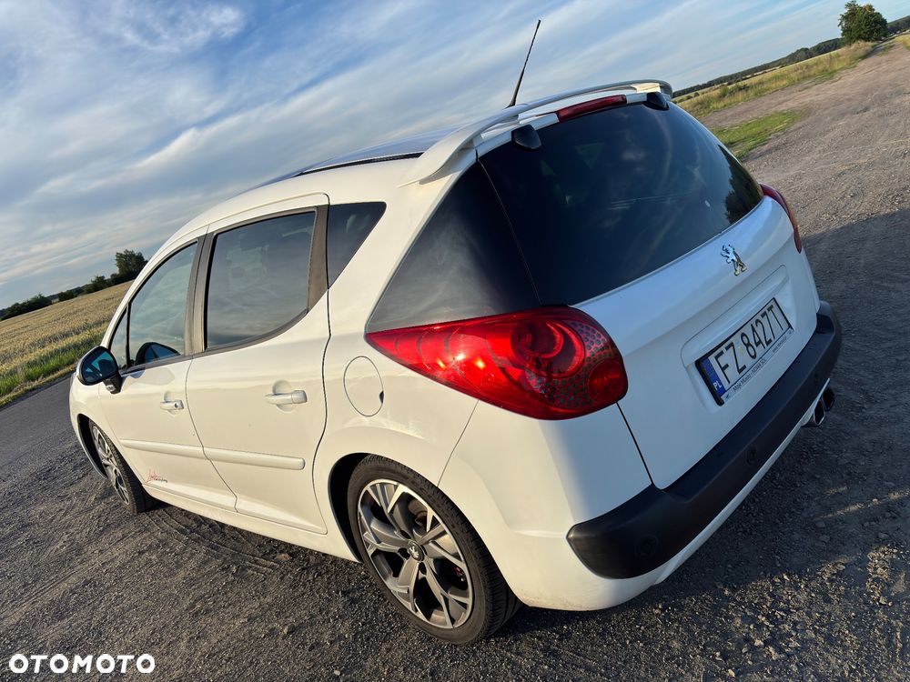Peugeot 207 - 8