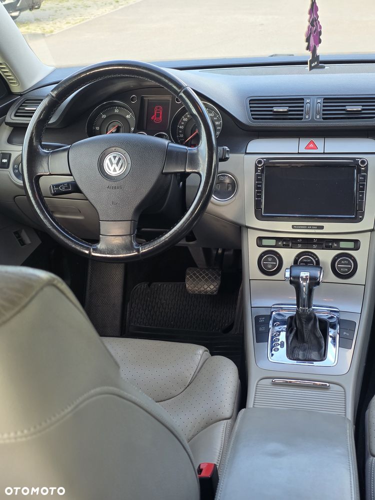 Volkswagen Passat - 4
