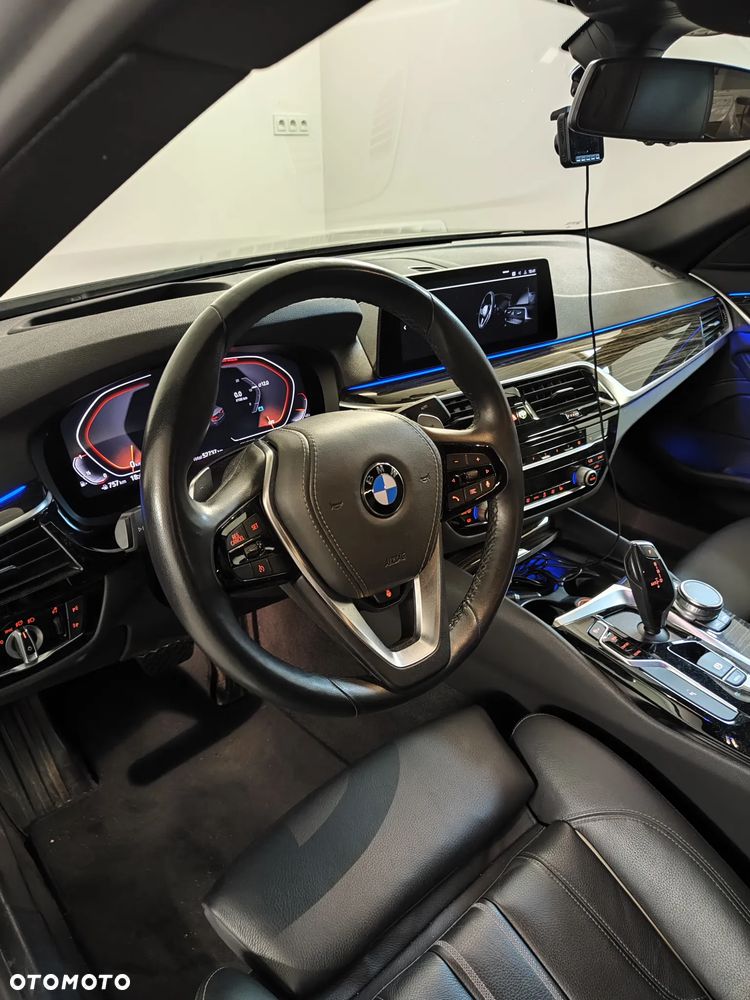 BMW Seria 5 530i xDrive - 6