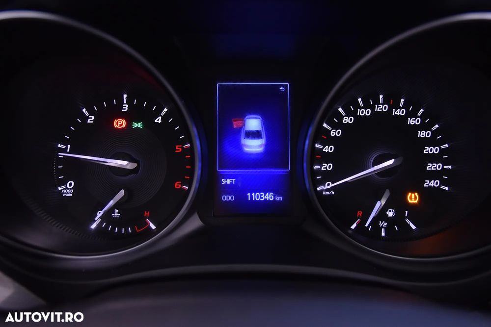 Toyota Avensis - 10