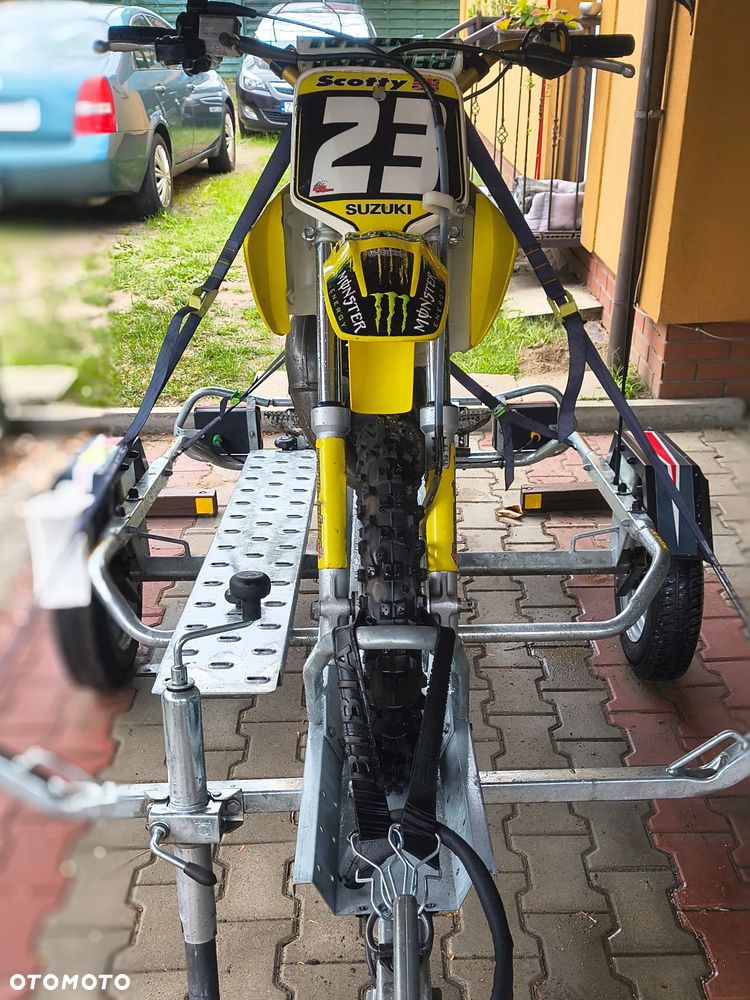 Suzuki RM - 11