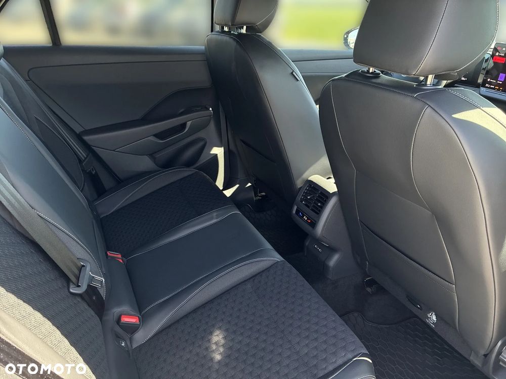 Volkswagen T-Roc 1.5 eTSI R-Line DSG - 15