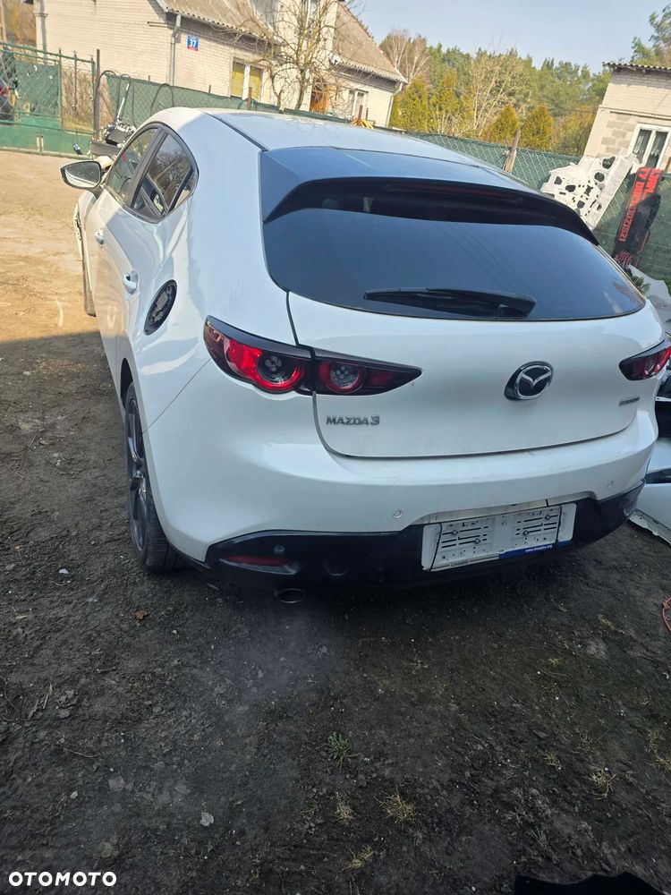 Mazda 3 e-SKYACTIV-G 2.0 M HYBRID - 4