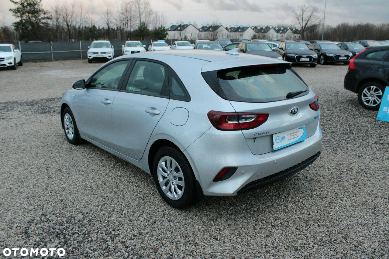 Kia Ceed - 8