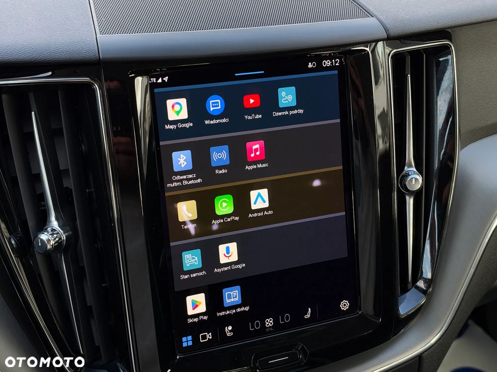 Volvo XC 60 B4 B Momentum Pro - 20